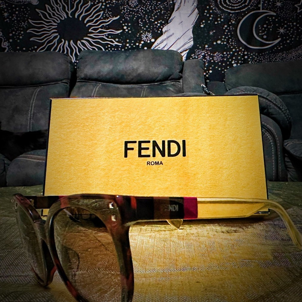 Fendi Sunglasses - Black and purple tortoise style 
❌70%OFF SALE❌ - Picture 14 of 14